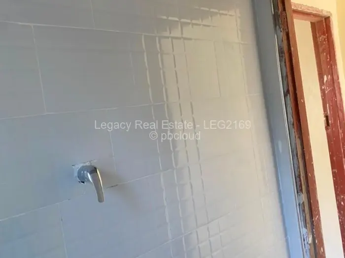 2 Bedroom House to Rent in Highfield, Harare