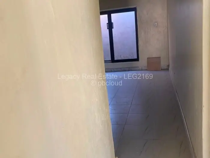 2 Bedroom House to Rent in Highfield, Harare