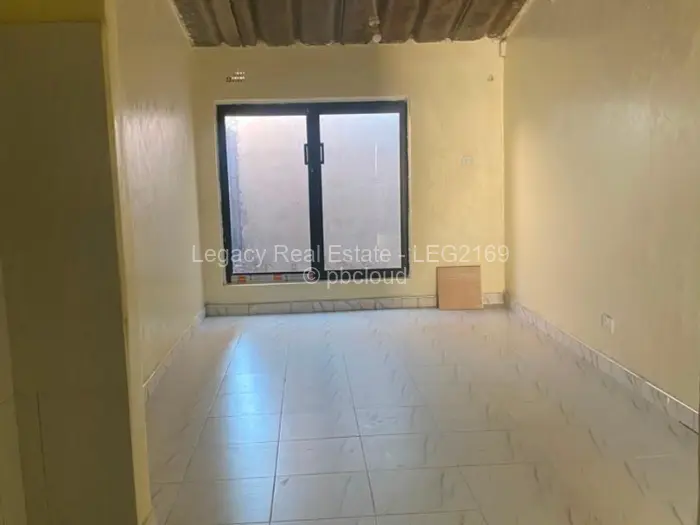 2 Bedroom House to Rent in Highfield, Harare