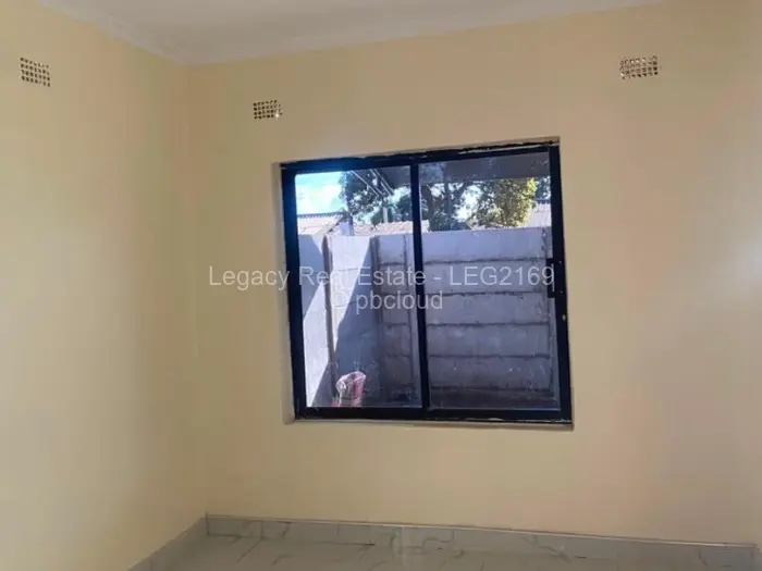 2 Bedroom House to Rent in Highfield, Harare