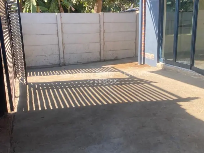 2 Bedroom House to Rent in Highfield, Harare