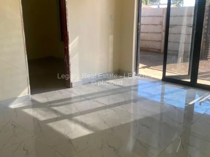 2 Bedroom House to Rent in Highfield, Harare
