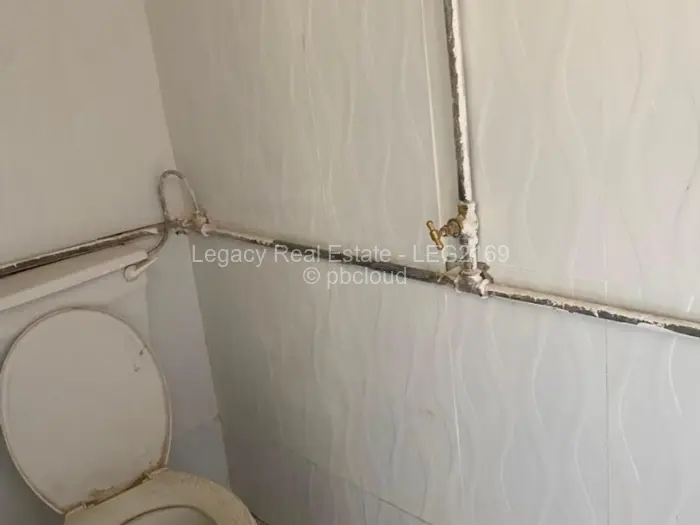 2 Bedroom House to Rent in Highfield, Harare