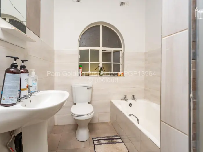 6 Bedroom House for Sale in Greystone Park, Harare