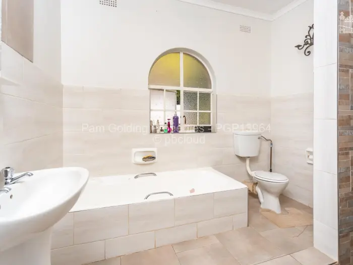 6 Bedroom House for Sale in Greystone Park, Harare
