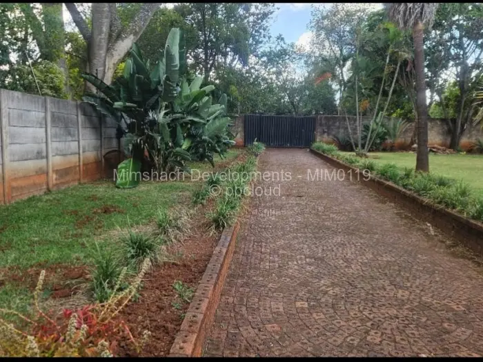 3 Bedroom House for Sale in Bluff Hill, Harare