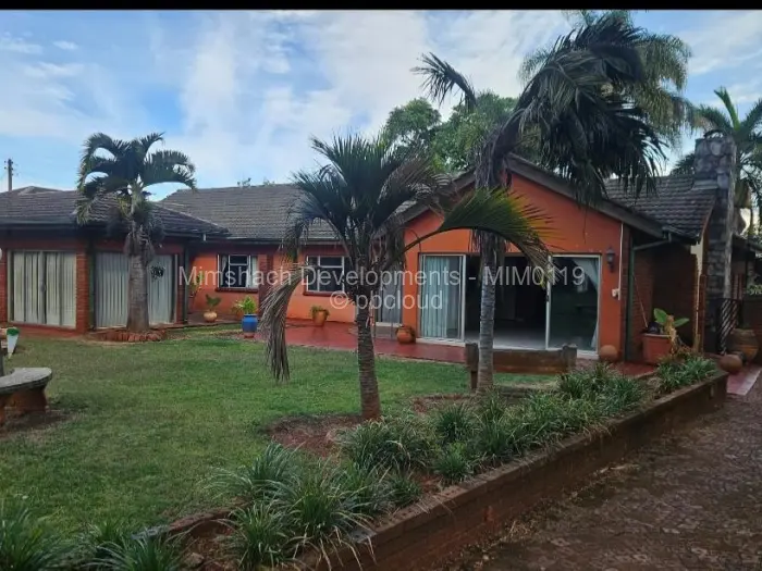 3 Bedroom House for Sale in Bluff Hill, Harare