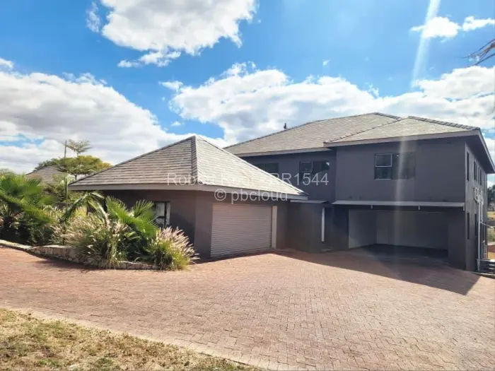 4 Bedroom House to Rent in Helensvale