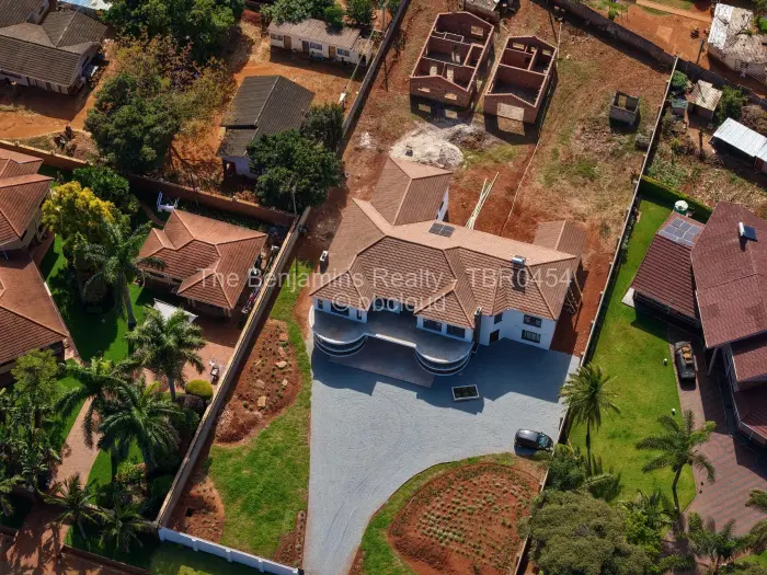 7 Bedroom House for Sale in Borrowdale West, Harare