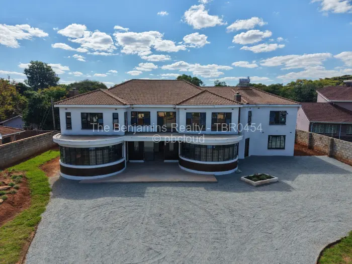 7 Bedroom House for Sale in Borrowdale West, Harare