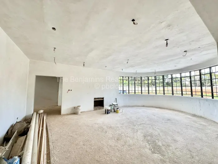 7 Bedroom House for Sale in Borrowdale West, Harare