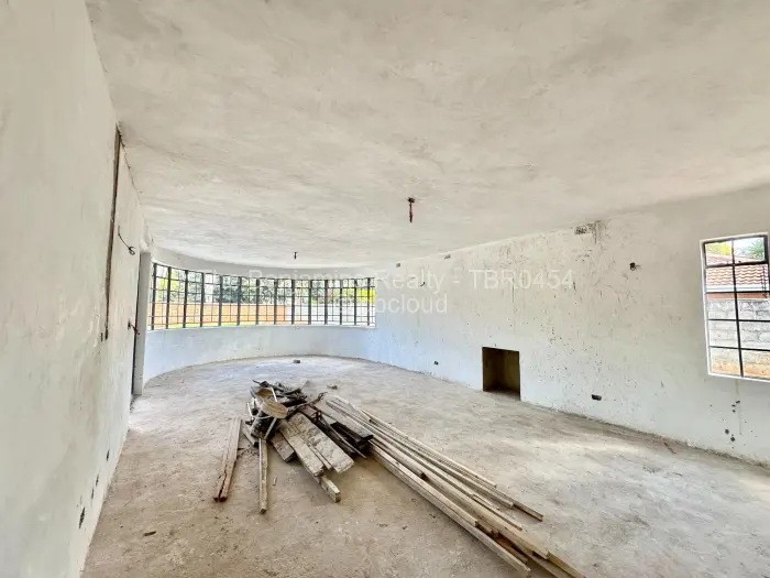 7 Bedroom House for Sale in Borrowdale West, Harare