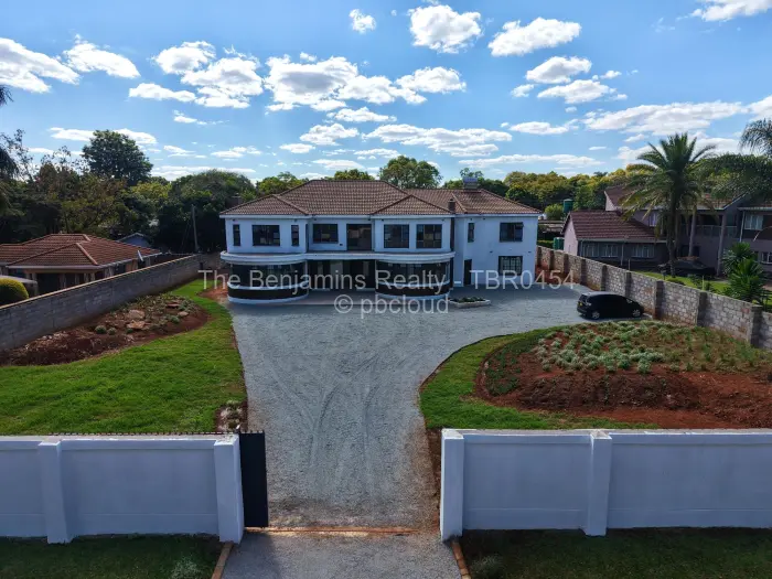 7 Bedroom House for Sale in Borrowdale West, Harare