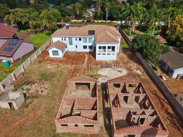 7 Bedroom House for Sale in Borrowdale West, Harare
