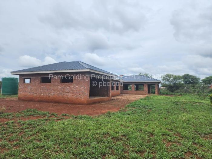 4 Bedroom House for Sale in Woodville Park, Bulawayo