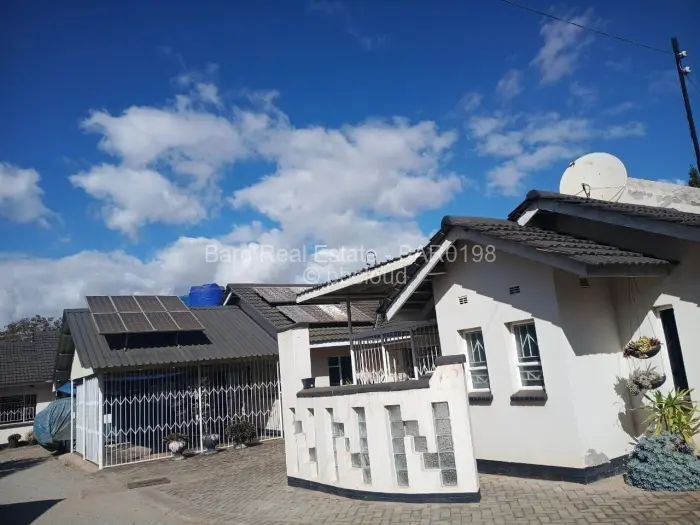 4 Bedroom House for Sale in Bluff Hill, Harare