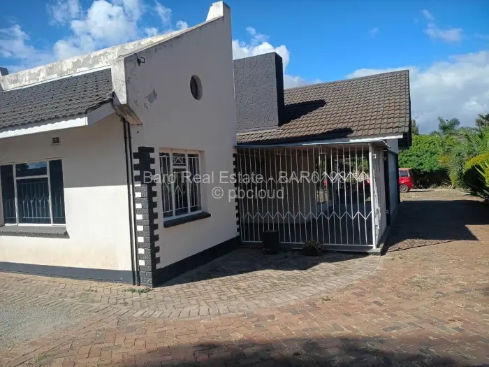 4 Bedroom House for Sale in Bluff Hill, Harare