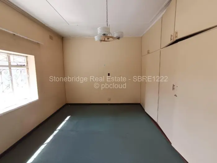 5 Bedroom House for Sale in Northend, Bulawayo