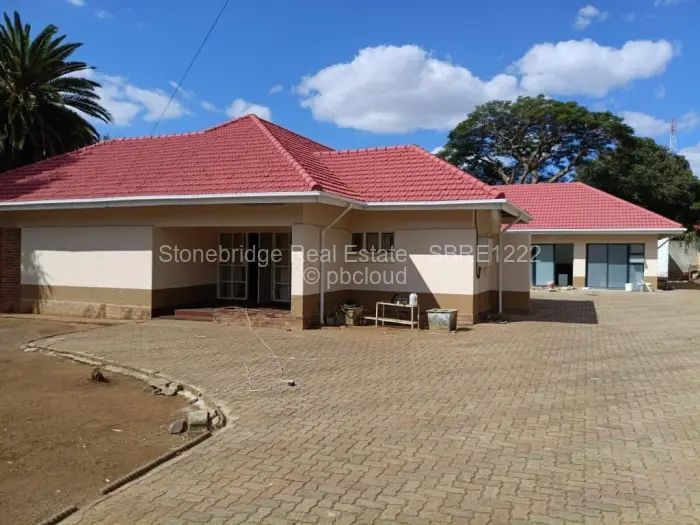 5 Bedroom House for Sale in Northend, Bulawayo