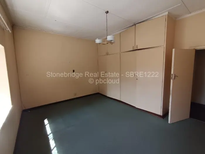 5 Bedroom House for Sale in Northend, Bulawayo