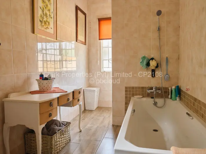 2 Bedroom House for Sale in Hillside Byo, Bulawayo