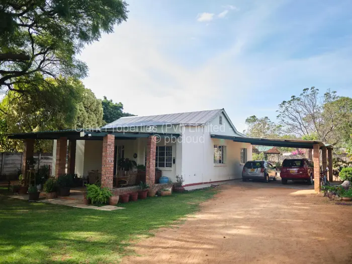 2 Bedroom House for Sale in Hillside Byo, Bulawayo