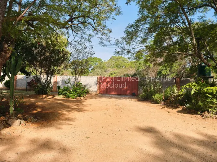2 Bedroom House for Sale in Hillside Byo, Bulawayo