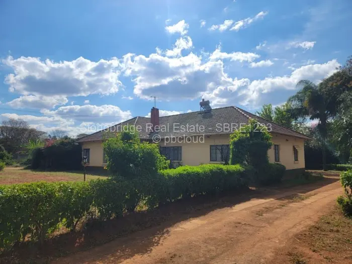 3 Bedroom House for Sale in Kumalo, Bulawayo