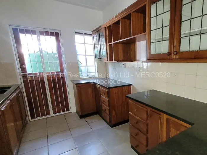 Townhouse/Cluster to Rent in Newlands