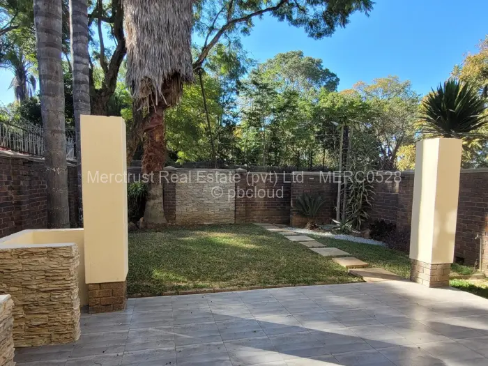 Townhouse/Cluster to Rent in Newlands