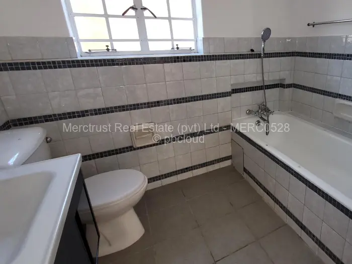Townhouse/Cluster to Rent in Newlands