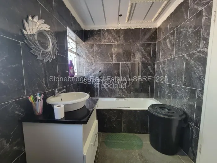 4 Bedroom House for Sale in Burnside, Bulawayo