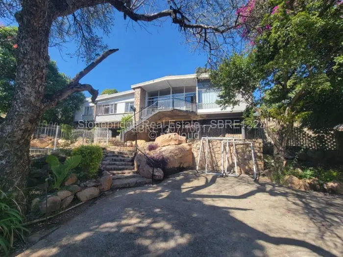 4 Bedroom House for Sale in Burnside, Bulawayo
