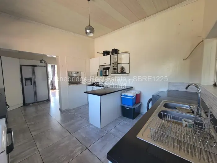 4 Bedroom House for Sale in Burnside, Bulawayo