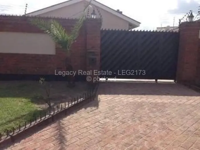 4 Bedroom House for Sale in Chitungwiza, Chitungwiza