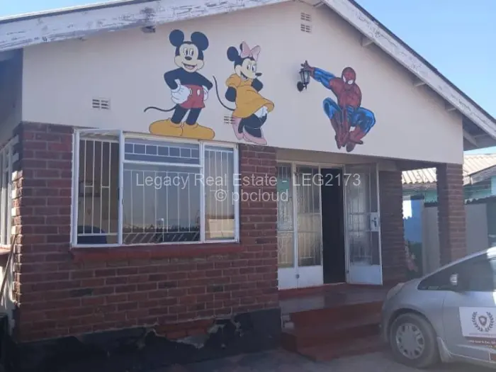4 Bedroom House for Sale in Chitungwiza, Chitungwiza