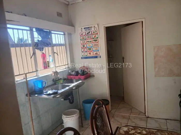 4 Bedroom House for Sale in Chitungwiza, Chitungwiza
