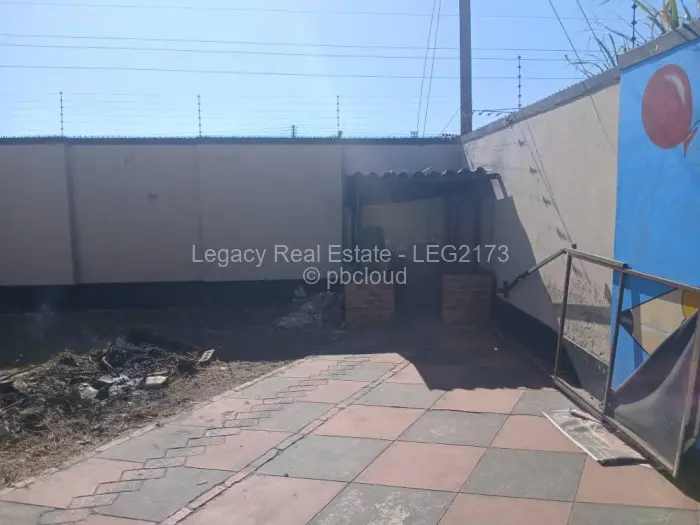 4 Bedroom House for Sale in Chitungwiza, Chitungwiza