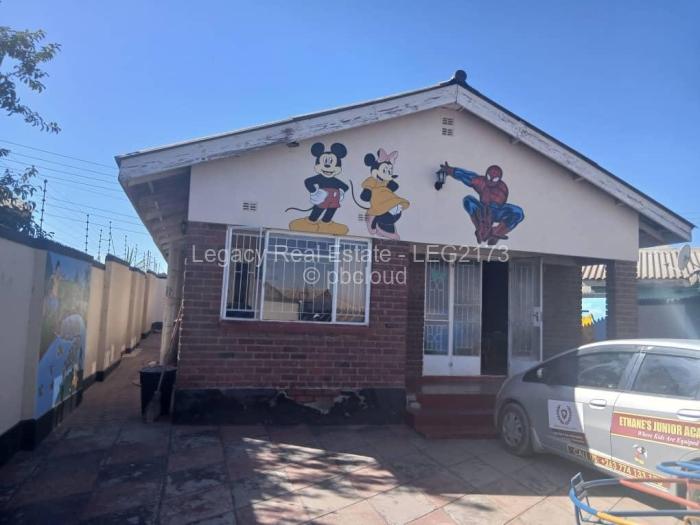 4 Bedroom House for Sale in Chitungwiza, Chitungwiza