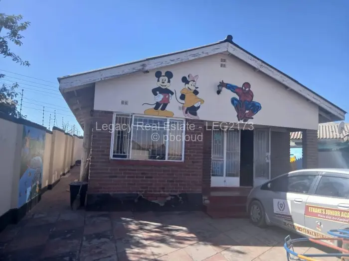 4 Bedroom House for Sale in Chitungwiza, Chitungwiza