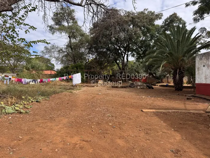 3 Bedroom House for Sale in Famona, Bulawayo