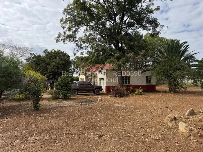 3 Bedroom House for Sale in Famona, Bulawayo