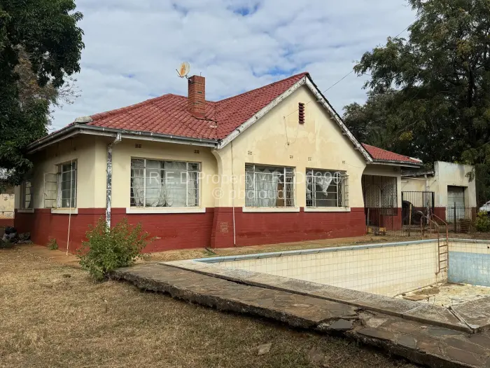 3 Bedroom House for Sale in Famona, Bulawayo