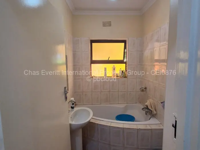 3 Bedroom Cottage/Garden Flat to Rent in Borrowdale