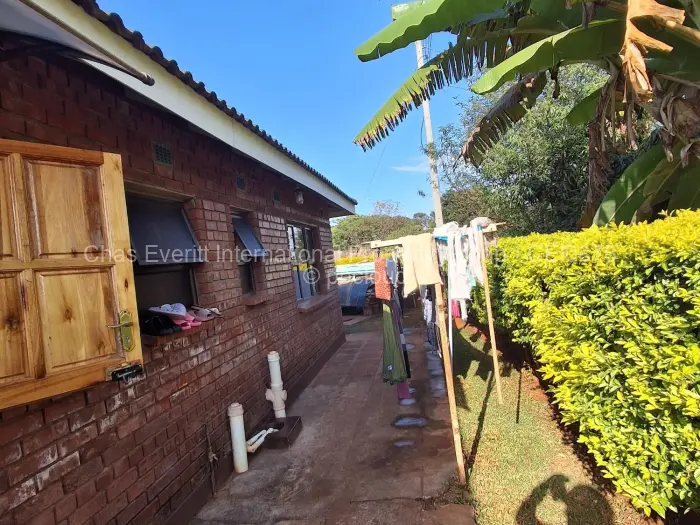 3 Bedroom Cottage/Garden Flat to Rent in Borrowdale
