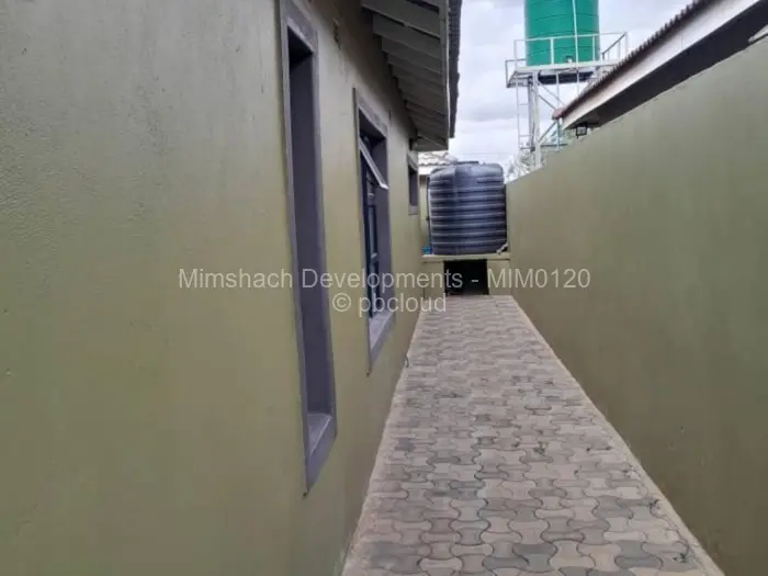 Townhouse/Cluster for Sale in Aspindale Park, Harare