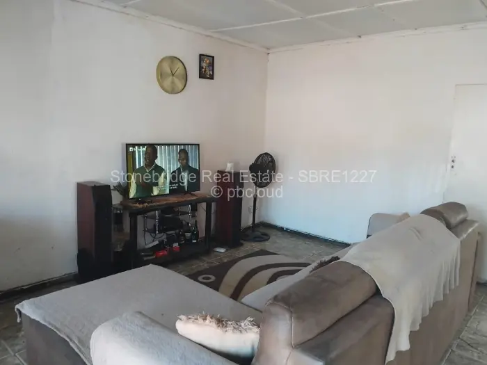 3 Bedroom House for Sale in Lobengula, Bulawayo