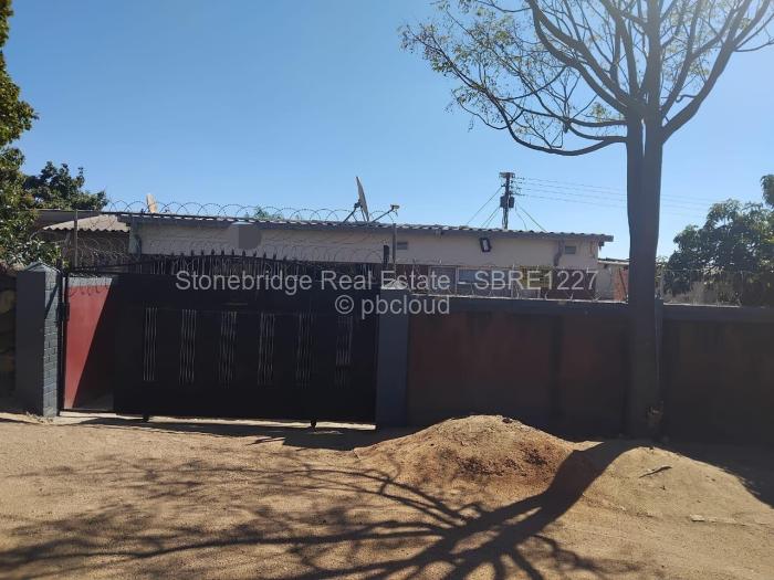 3 Bedroom House for Sale in Lobengula, Bulawayo