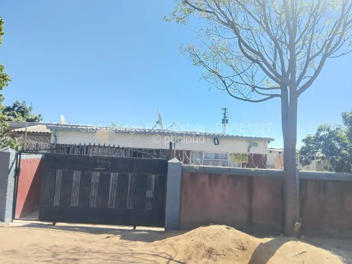3 Bedroom House for Sale in Lobengula, Bulawayo