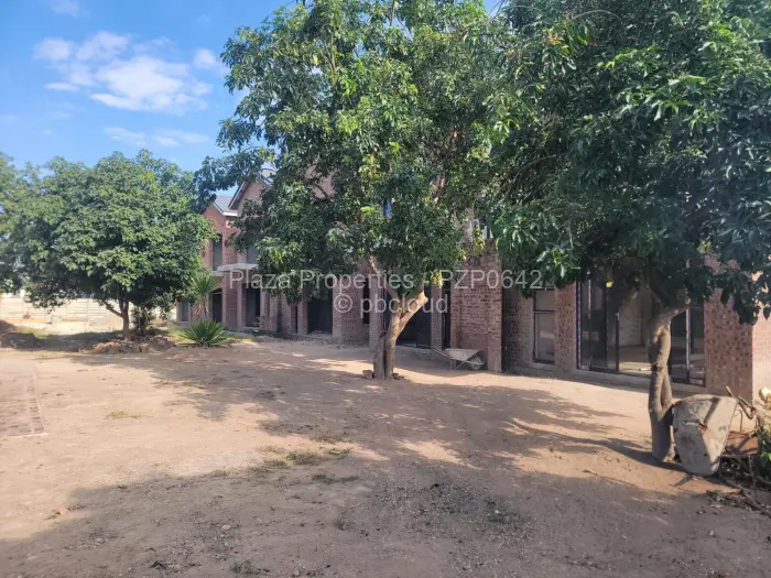 Townhouse/Cluster for Sale in Athlone, Harare